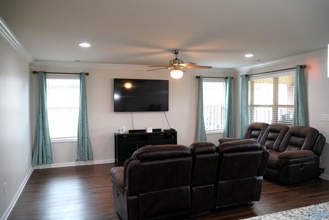 Building Photo - 113 Cedar Elm Wy