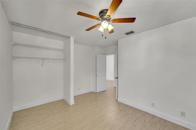 Building Photo - 3529 NW 35th St