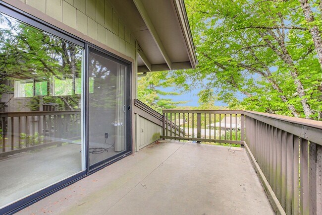 Building Photo - Nicely updated 1 bed 1 bath condo for rent...