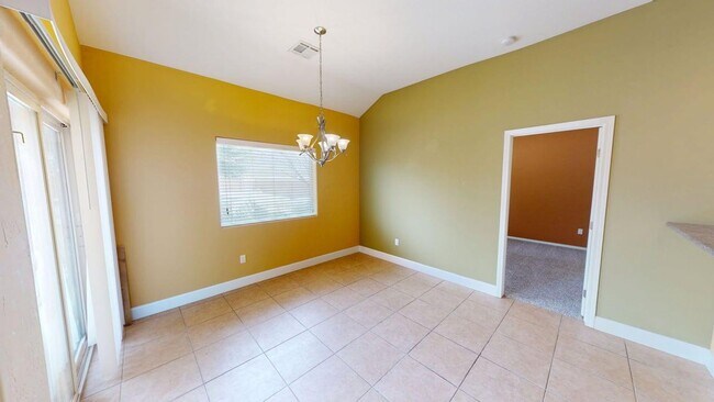 Building Photo - Spacious 4-Bed/3-Bath in Alamogordo, NM