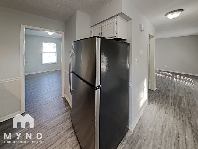 Building Photo - 915 Horton Rd