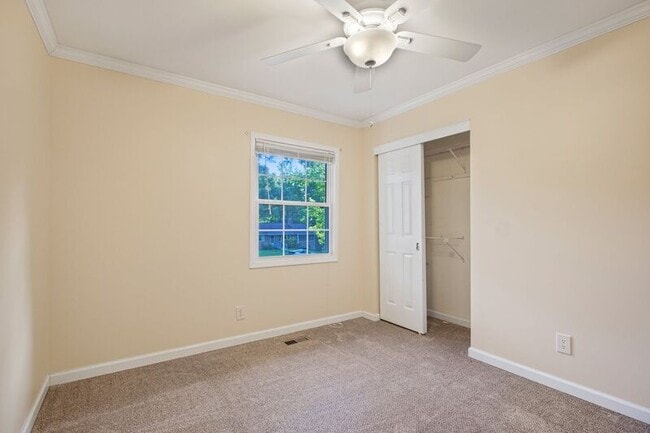 Building Photo - 948 Ficklen Rd