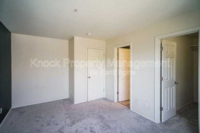 Building Photo - 13970 SW Scholls Ferry Rd