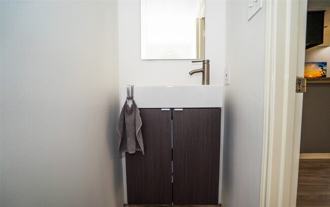 Building Photo - 1515 Sandy Springs Rd