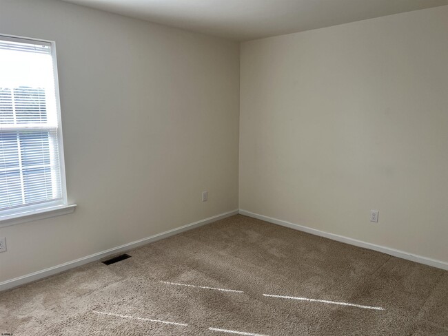 Building Photo - 2 Misty Lake Ct