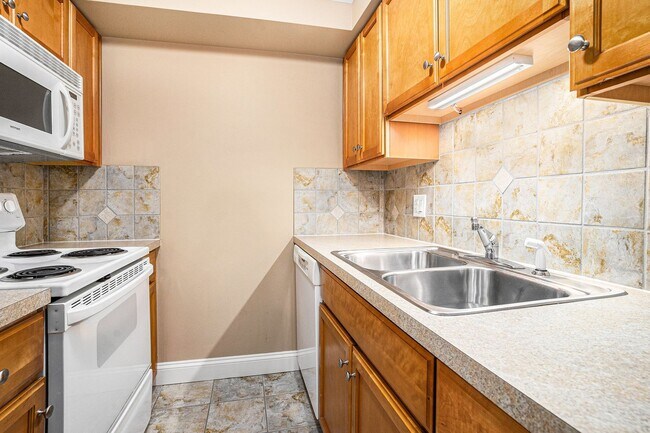 Building Photo - Almont Terrace Apartments