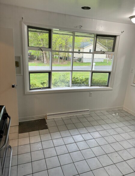 Building Photo - 3 Thomas St