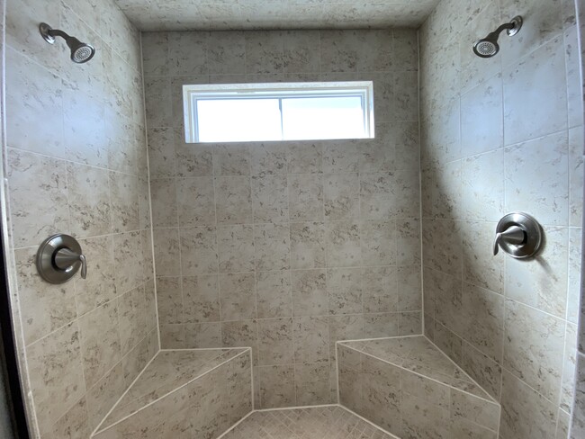 Double Head Shower! - 20709 Duxbury Ter