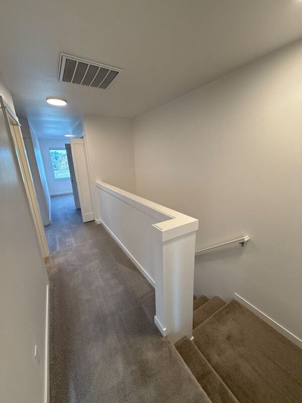 Building Photo - 5913 Blue River Dr SE