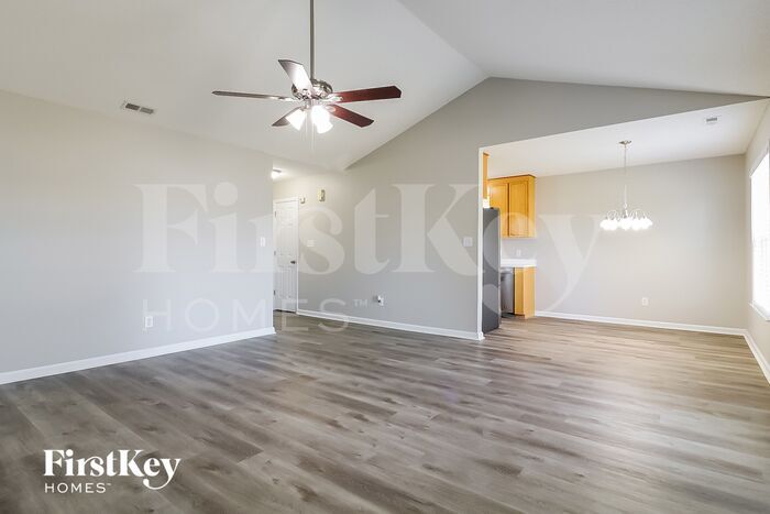 Building Photo - 129 Glengariff Ln