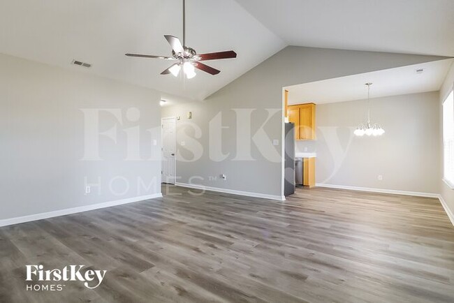 Building Photo - 129 Glengariff Ln