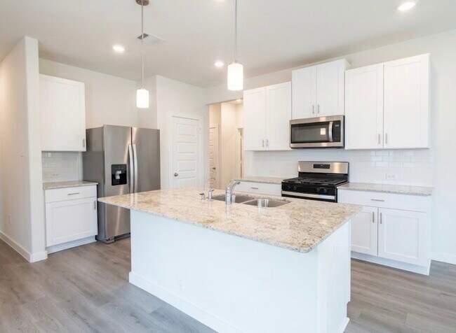 Building Photo - 5549 Madden Ln