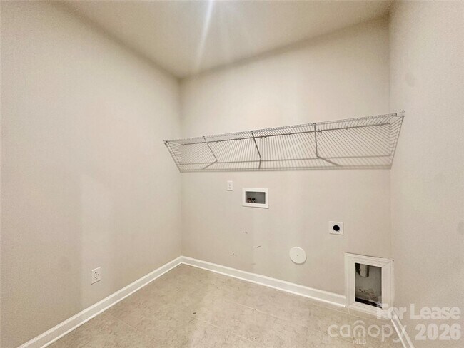 Building Photo - 9650 Liberty Hill Dr