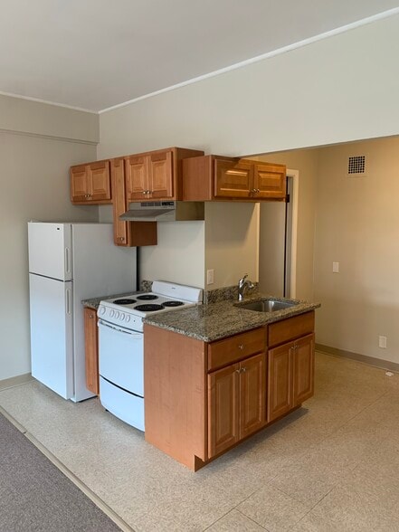 Building Photo - 1050 Hancock St