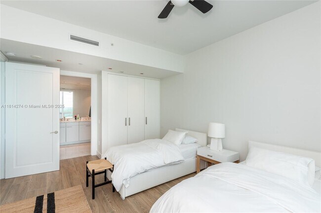 Building Photo - 10295 Collins Ave