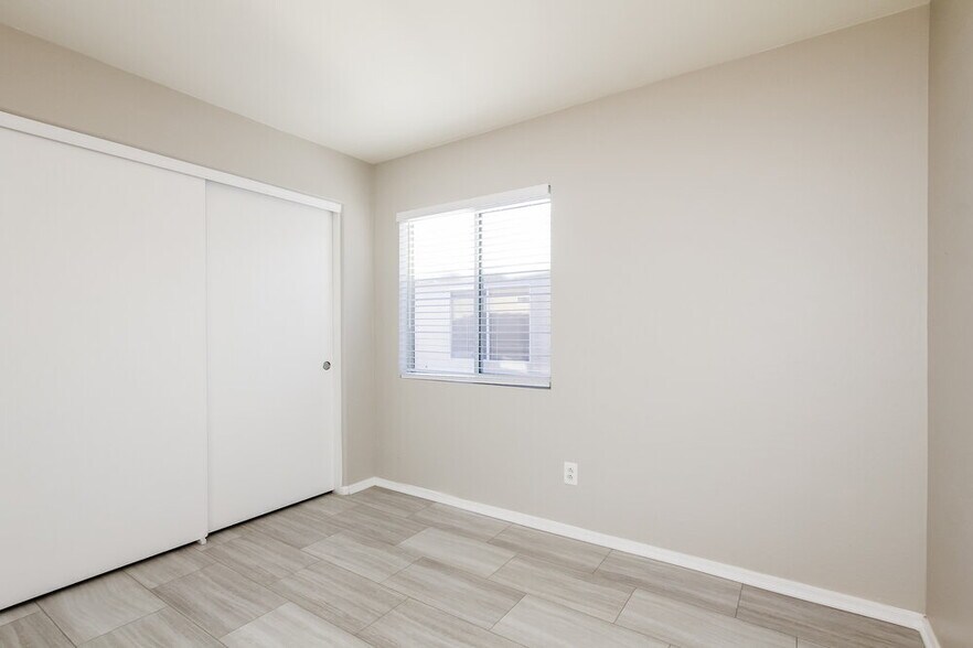 Building Photo - 12015 W Larkspur Rd