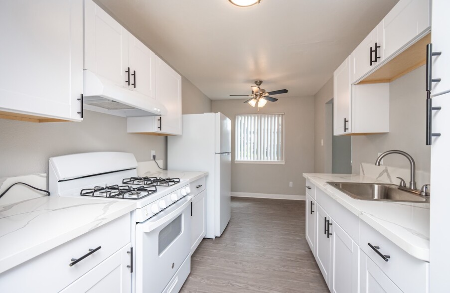 Primary Photo - Villa Capri Apartments