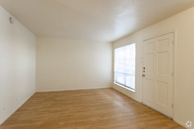 2BR, 1BA - 924SF - Oak Park Apartments