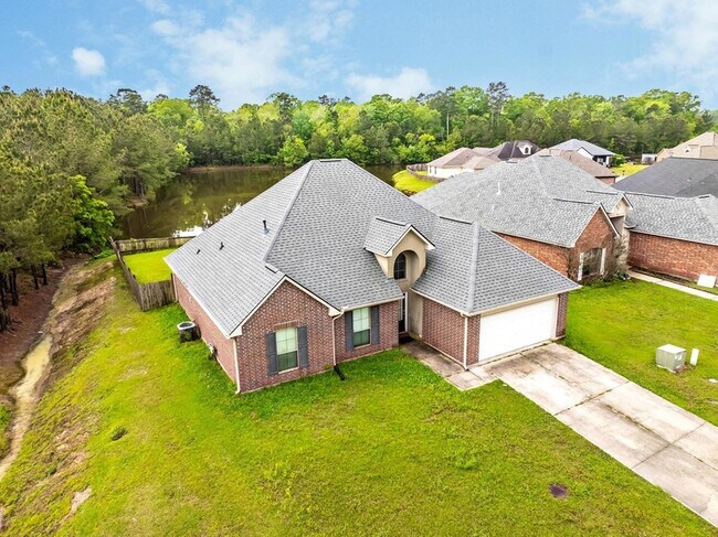 Building Photo - 26286 Poplar Glen Dr