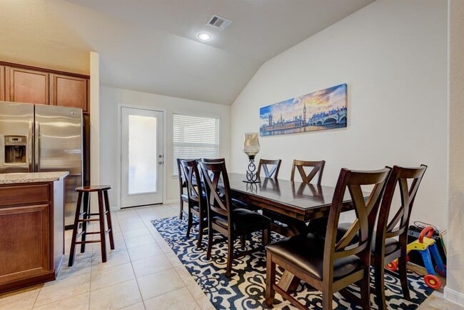 Building Photo - 23707 Walnut Maze Ct
