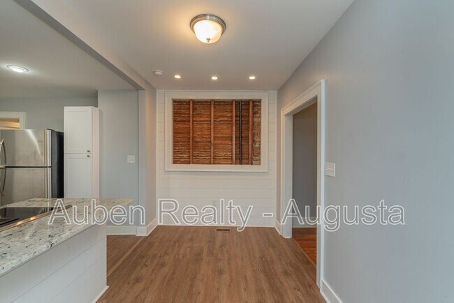 Building Photo - 2056 McDowell St