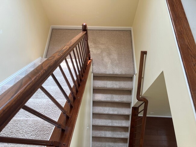 Building Photo - Sought after Idlewild Community