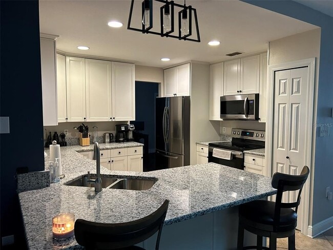 Building Photo - 947 Wages Way