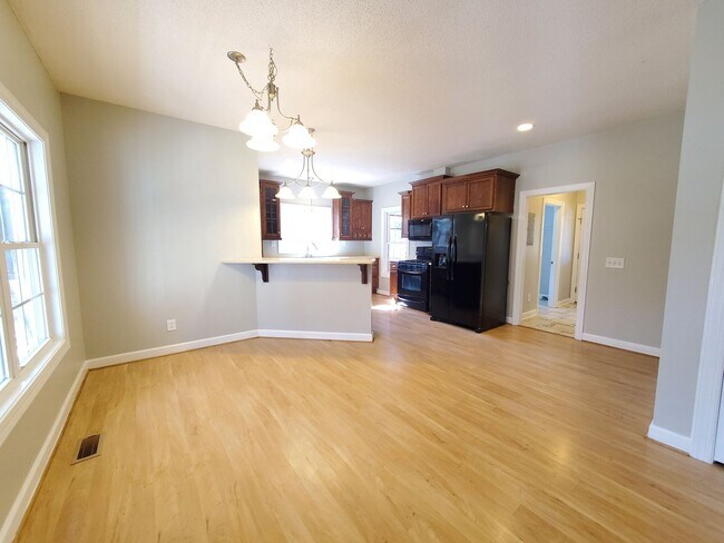 Building Photo - 958 Flynn McPherson Rd