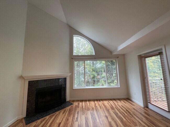 Building Photo - 2Bd/2Ba in Bethany Condo with Garage ~ Washer/ Dryer in Unit ~ Top Floor ~ Community Pool!!!