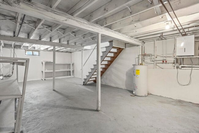 Building Photo - 675 Millville Ave