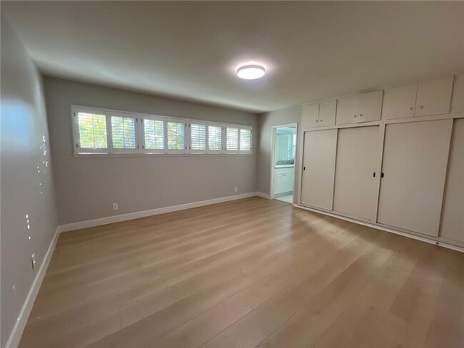 Building Photo - 1850 Wilson Ave