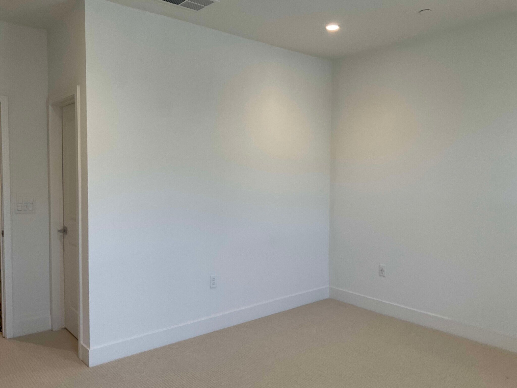 Building Photo - 2753 Oak Rd