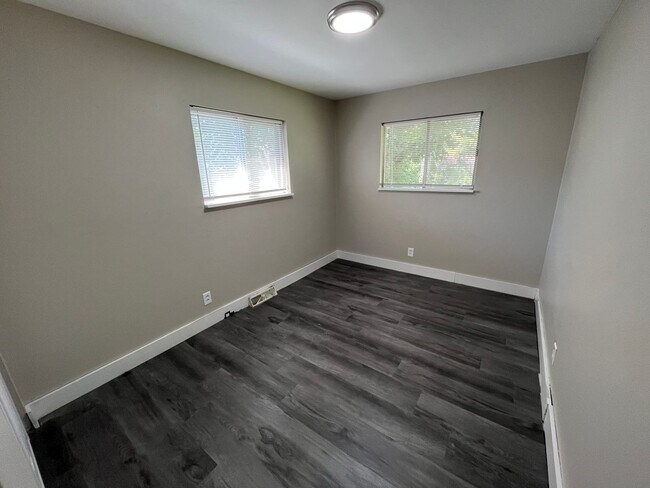 Building Photo - Renovated Two Bedroom One Bath Home Coming...