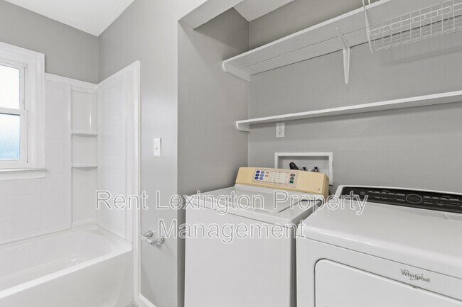 Building Photo - 328 Harvard Dr