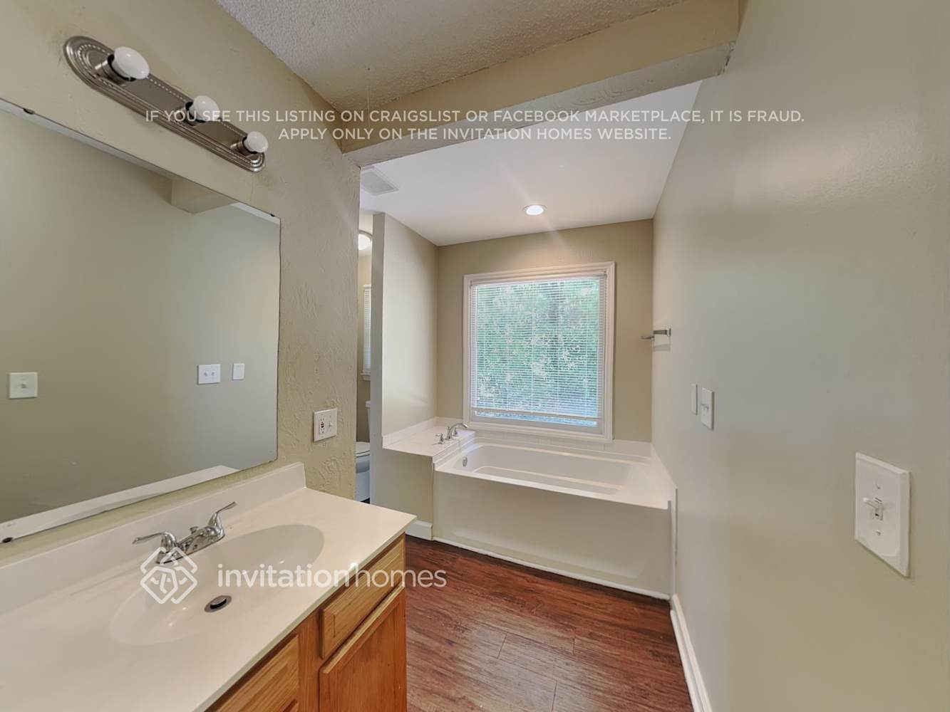 Building Photo - 11347 Mendora Dr
