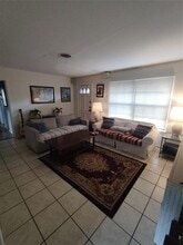 Building Photo - 1616 Glencrest Dr