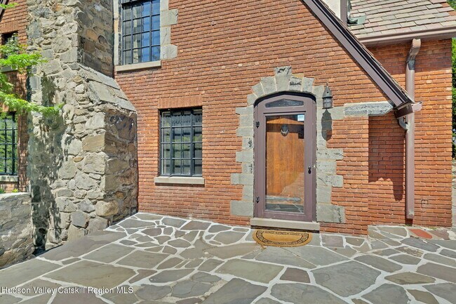 Building Photo - 11 Seaman Rd