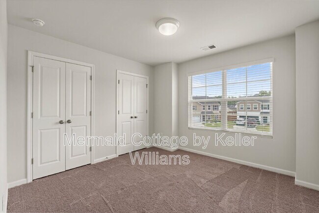 Building Photo - 46 Cedarwood St