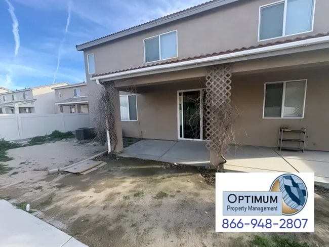 Building Photo - Beautiful 4-bedroom, 3-bathroom two-story home located in a desirable HOA community