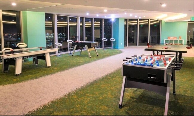 Building Photo - 488 NE 18th St