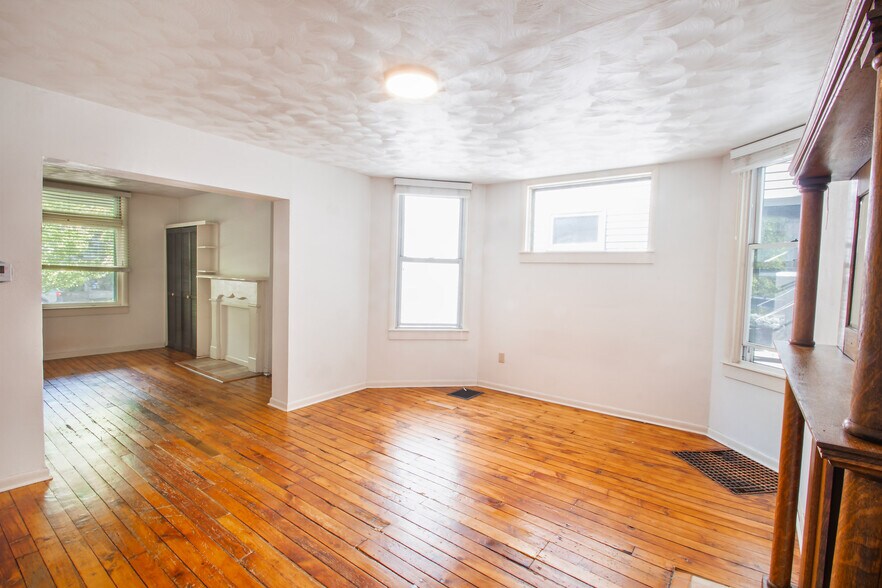 Building Photo - 421 S Trenton Ave