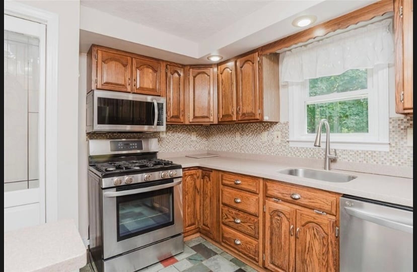 Kitchen - 167 Mendon Rd