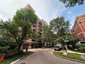 Building Photo - 343 W Old Town Ct