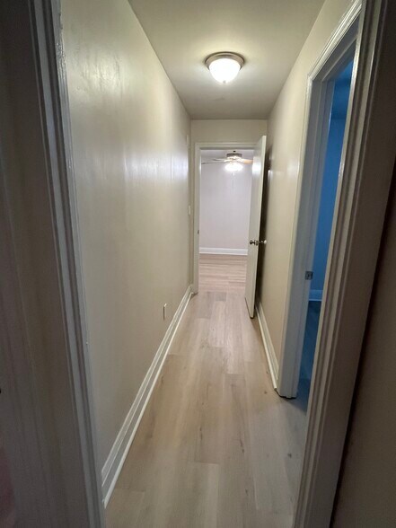 Hallway - 13400 Oakwood Drive