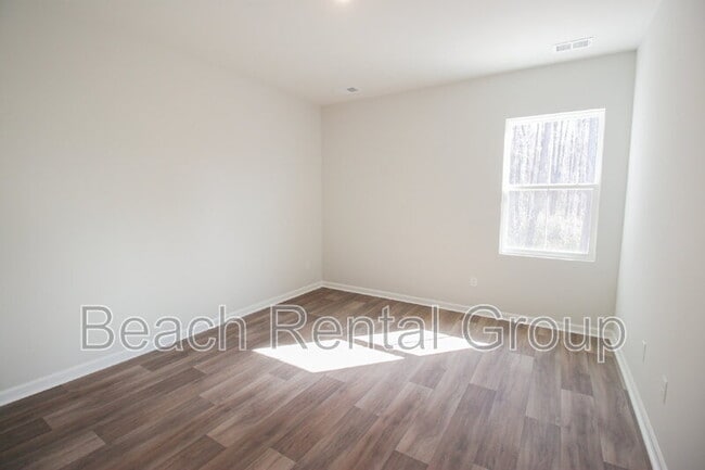 Building Photo - 1382 Speedway St