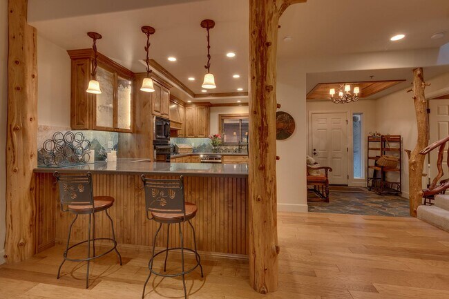 Building Photo - Incline Village Condominium:  2 Bedrooms, 2.5 Bathrooms, Low Elevation