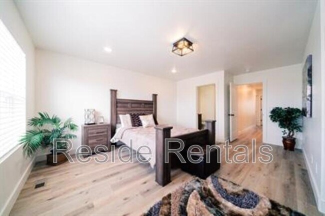 Building Photo - 254 Spring Creek Pky