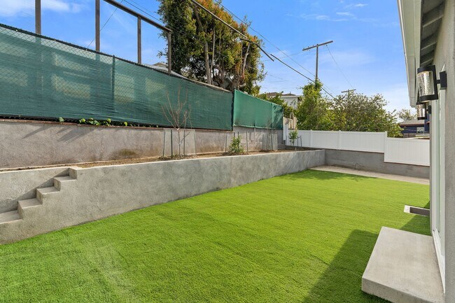 Building Photo - Designer Culver/Fairfax House + Studio | Dog Run & Private Orchard | 3-Car Parking