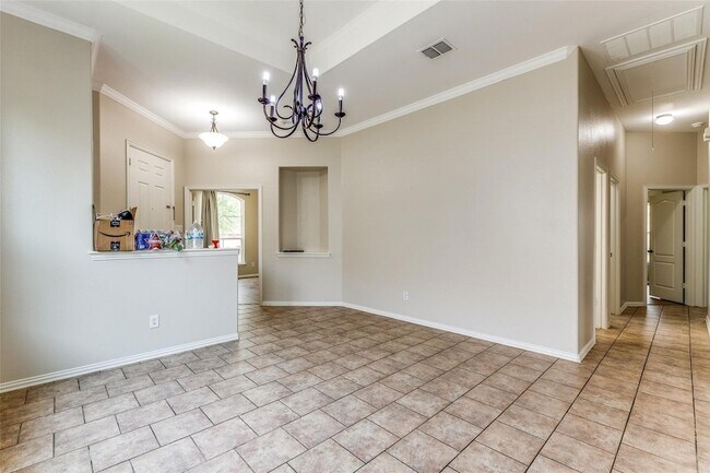 Building Photo - 14625 Riverside Dr