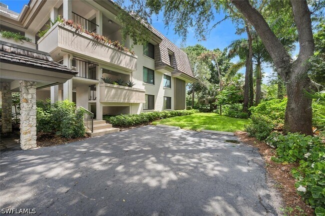 Building Photo - 5950 Pelican Bay Blvd